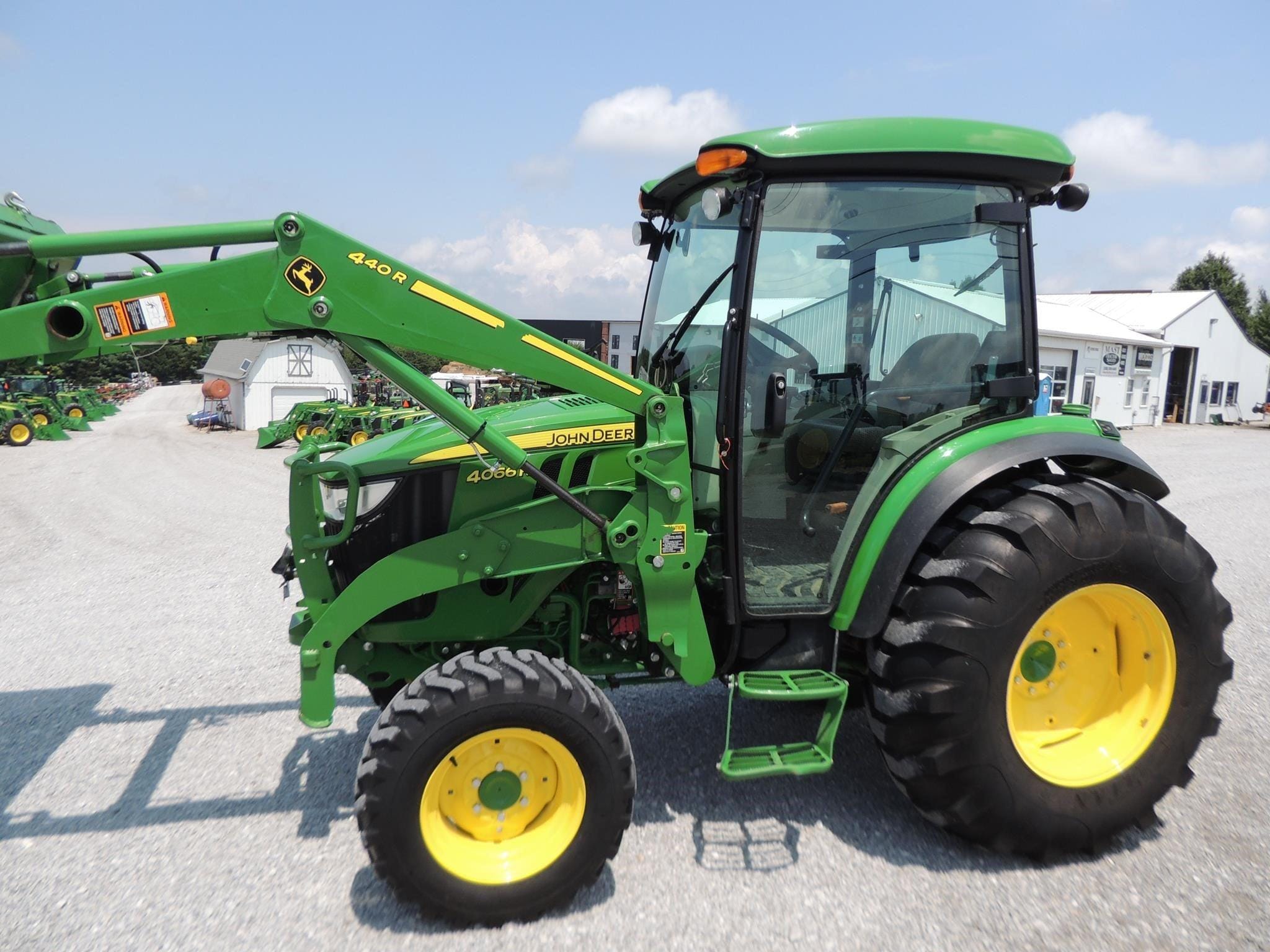 2018 John Deere 4066R Equipment Image0