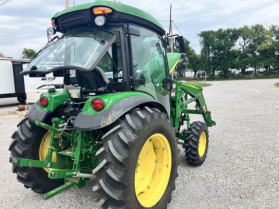 Image of John Deere 4066R equipment image 2