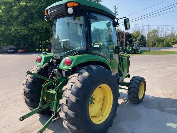 Image of John Deere 4066R equipment image 4