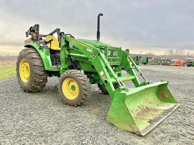 Image of John Deere 4066R equipment image 1
