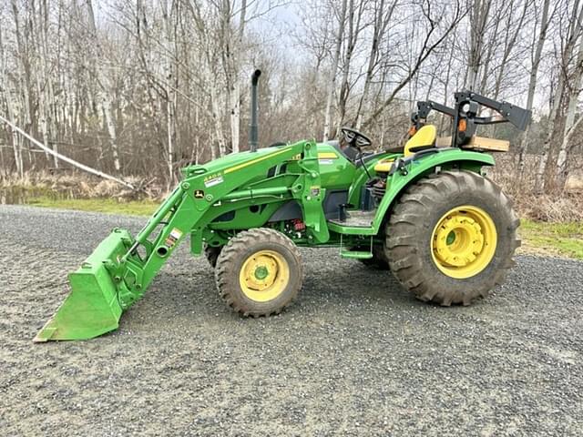 Image of John Deere 4066R equipment image 2