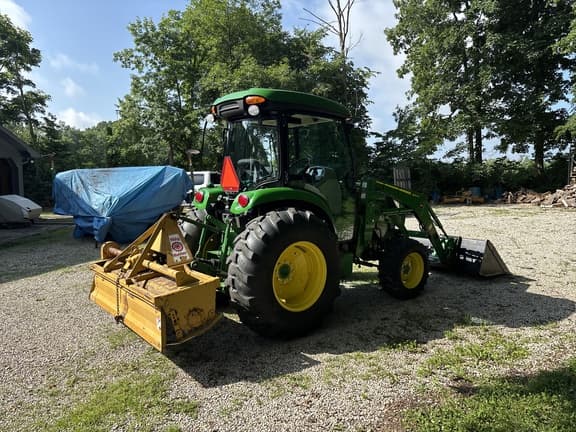 Image of John Deere 4066R equipment image 4