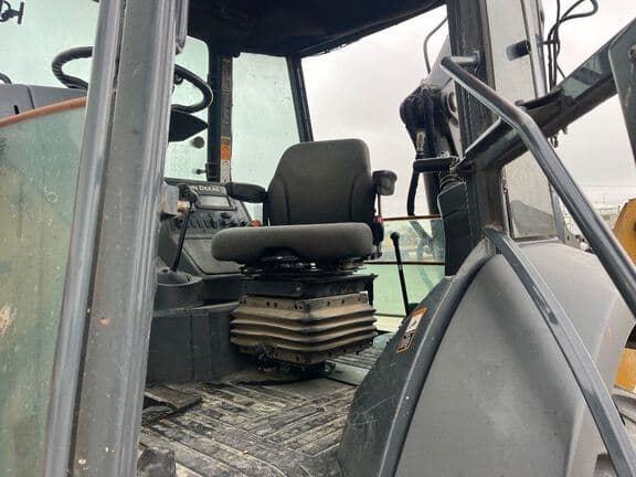 Image of John Deere 410L equipment image 4