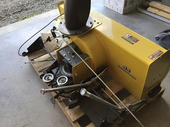 Image of John Deere 44" Snowblower Primary image