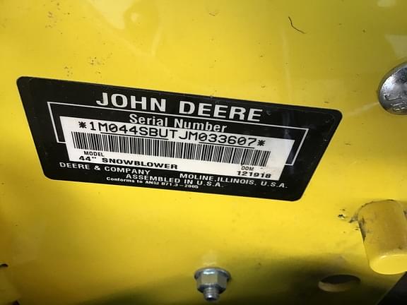 Image of John Deere 44" Snowblower equipment image 2