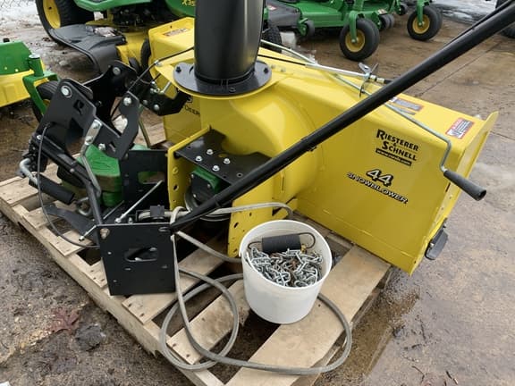 Image of John Deere 44" Snowblower equipment image 3