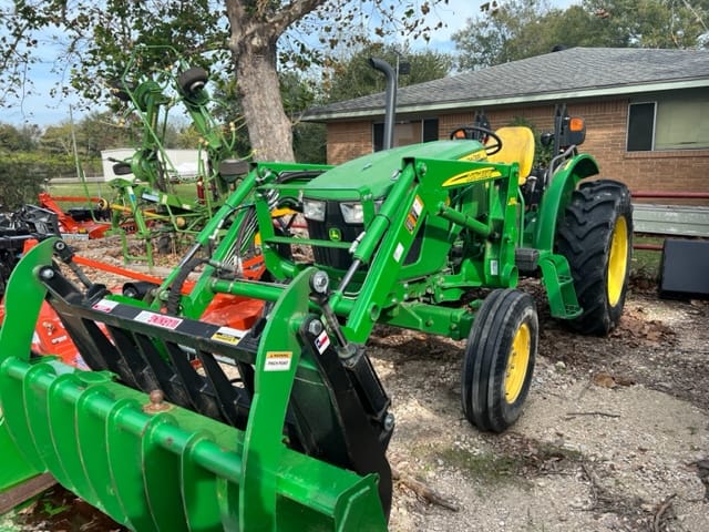 2018 John Deere 5045E Equipment Image0
