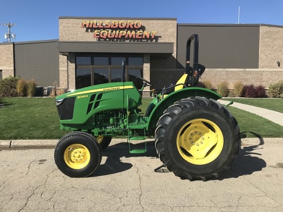 2018 John Deere 5045E Equipment Image0