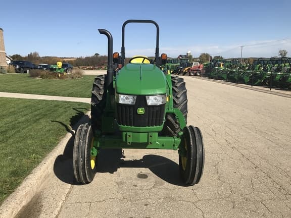 Image of John Deere 5045E equipment image 3