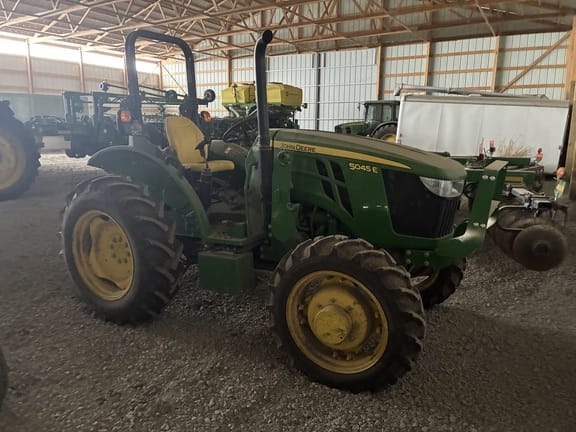 2018 John Deere 5045E Equipment Image0