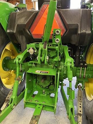 Image of John Deere 5045E equipment image 4