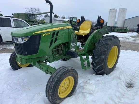 2018 John Deere 5045E Equipment Image0
