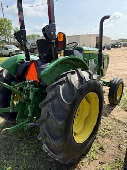 Image of John Deere 5045E equipment image 1