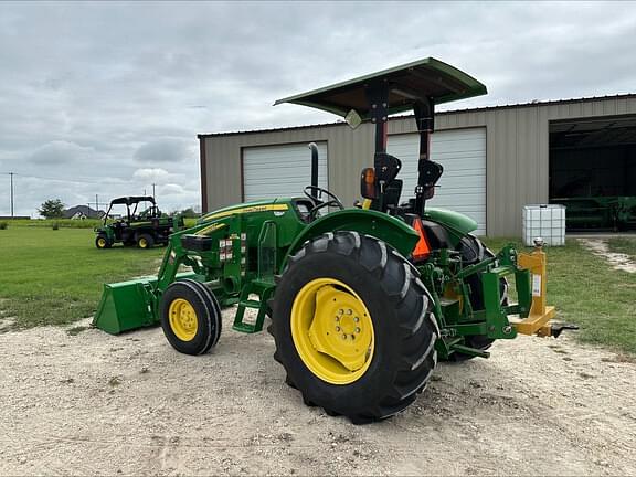 Image of John Deere 5045E equipment image 4