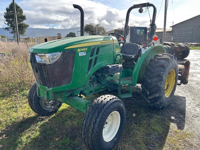 Image of John Deere 5045E equipment image 1