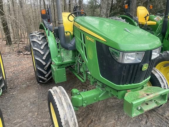 Image of John Deere 5045E equipment image 2