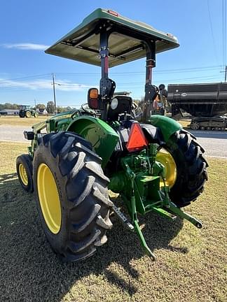 Image of John Deere 5045E equipment image 2