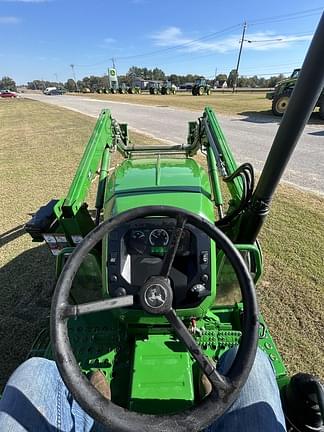 Image of John Deere 5045E equipment image 4