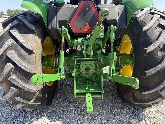 Image of John Deere 5045E equipment image 4