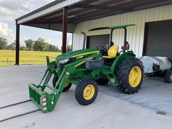 Image of John Deere 5045E equipment image 2