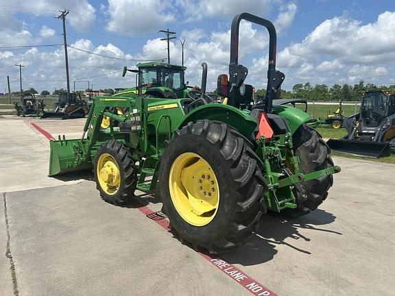 Image of John Deere 5045E equipment image 2