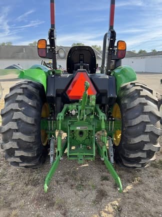 Image of John Deere 5045E equipment image 4