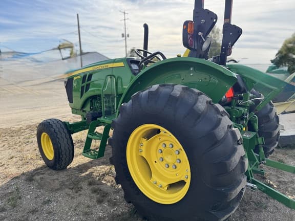 Image of John Deere 5045E equipment image 2