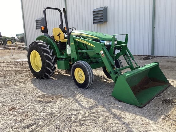 Image of John Deere 5045E equipment image 4