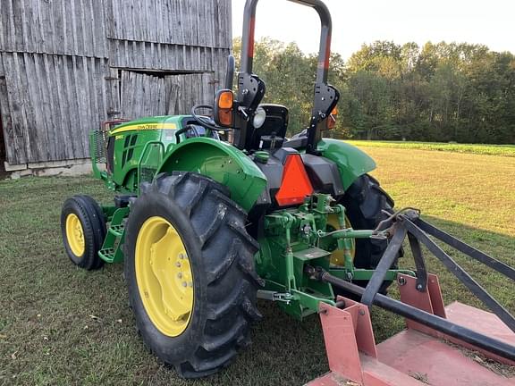 Image of John Deere 5045E equipment image 4