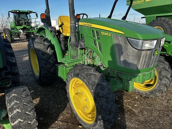 Image of John Deere 5045E equipment image 1