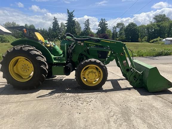 Image of John Deere 5045E equipment image 2