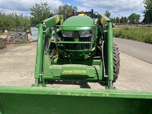 Image of John Deere 5045E equipment image 3