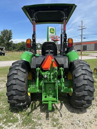 Image of John Deere 5045E equipment image 3