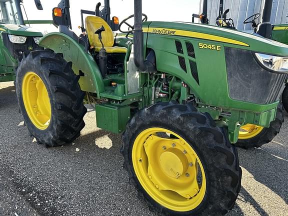 Image of John Deere 5045E Primary image