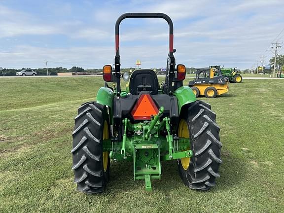 Image of John Deere 5045E equipment image 2