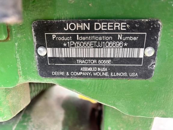 Image of John Deere 5055E equipment image 4