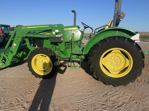 Image of John Deere 5055E equipment image 4