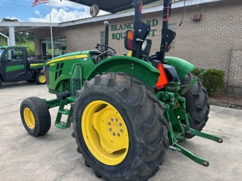 Image of John Deere 5055E equipment image 2