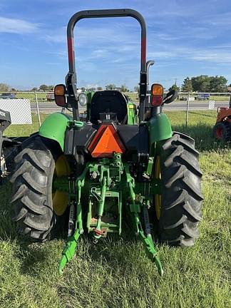 Image of John Deere 5055E equipment image 3