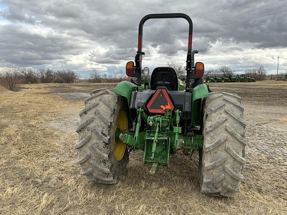 Image of John Deere 5055E equipment image 3