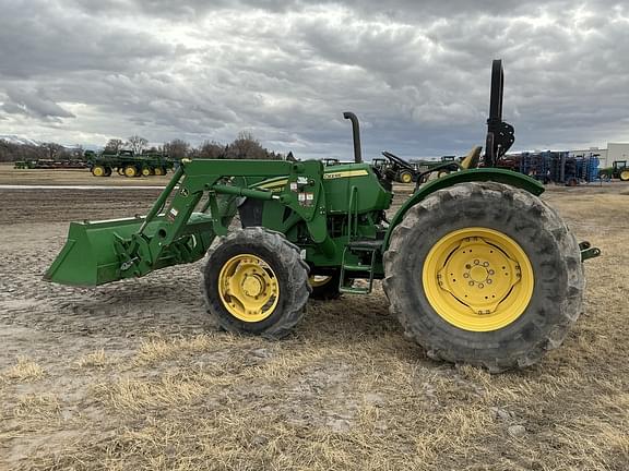 Image of John Deere 5055E equipment image 1