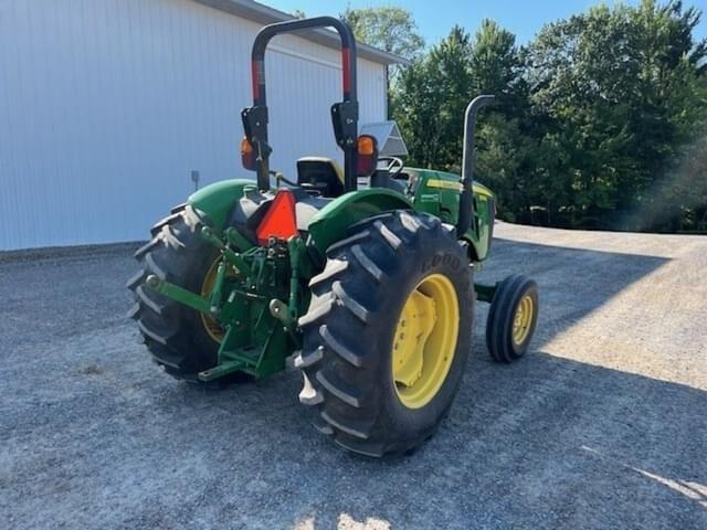 Image of John Deere 5055E equipment image 2