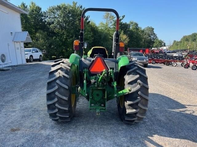 Image of John Deere 5055E equipment image 3