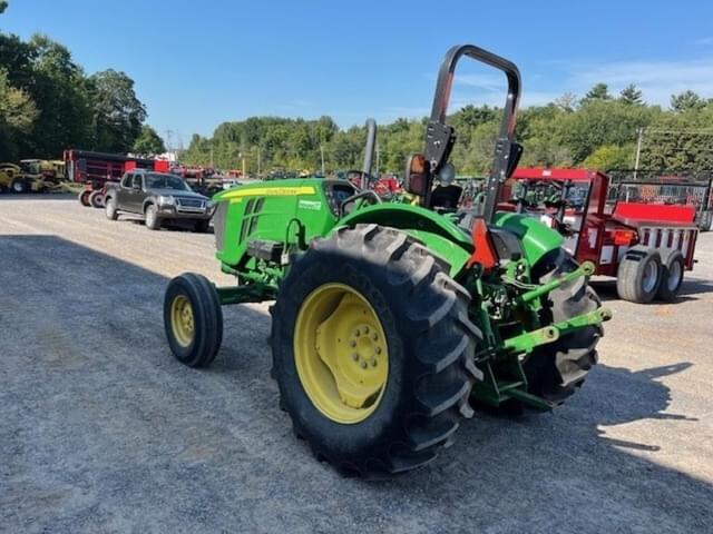 Image of John Deere 5055E equipment image 4