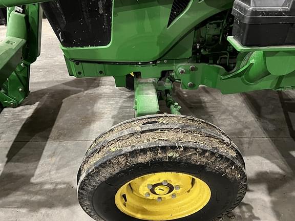 Image of John Deere 5055E equipment image 3