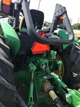 Image of John Deere 5055E equipment image 2