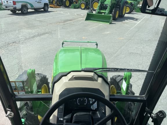 Image of John Deere 5055E equipment image 4