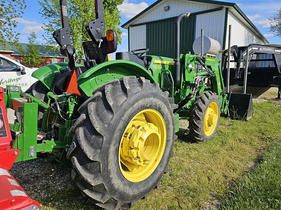 Image of John Deere 5055E equipment image 4