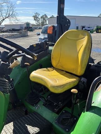 Image of John Deere 5055E equipment image 4
