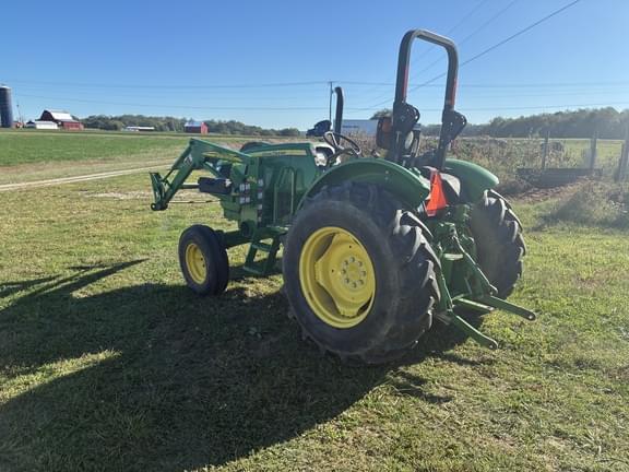 Image of John Deere 5055E equipment image 3